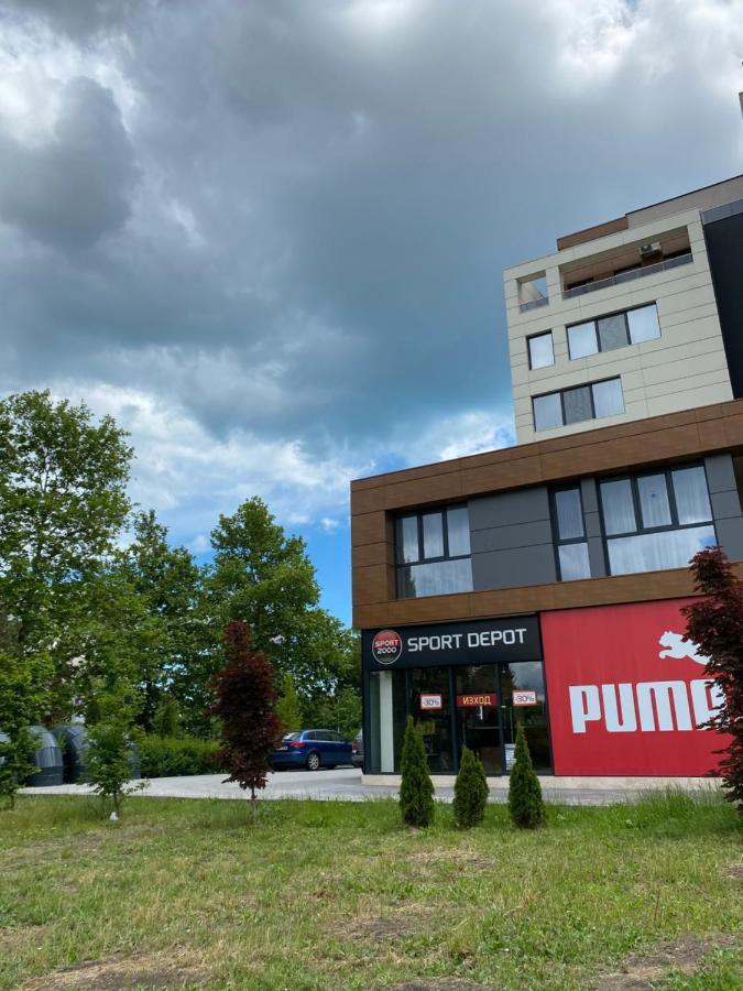 The Ideal Apartment Burgas Bagian luar foto